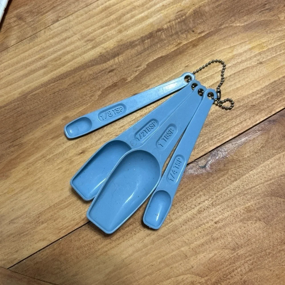 Vintage Nesting light Blue Measuring Spoons Set
